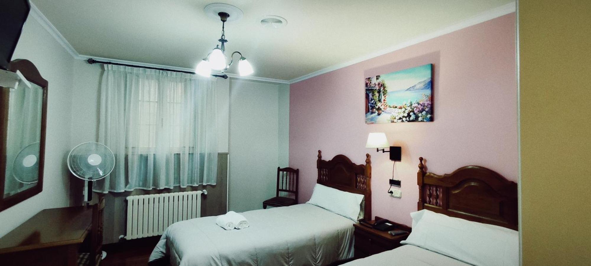 Pico Sacro I Hostal-Pension Santiago De Compostela Værelse billede